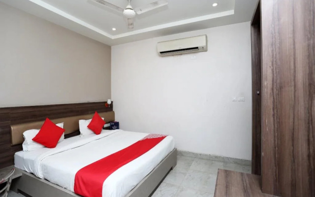 Hotel RP Grand Titanium by OYO Rooms