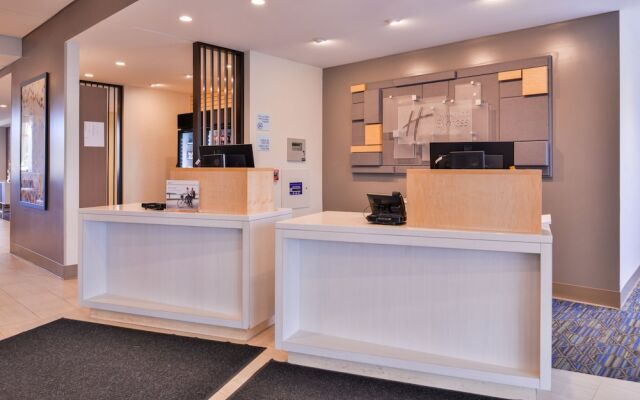 Holiday Inn Express Bloomington