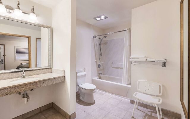 Quality Inn Near Fort Hunter Liggett