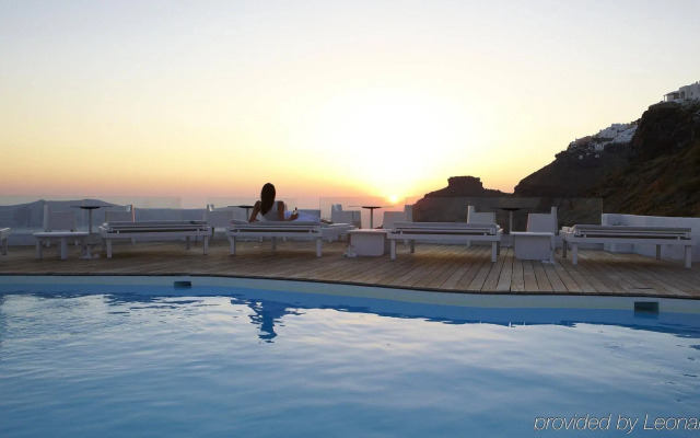 Sun Rocks Boutique Hotel