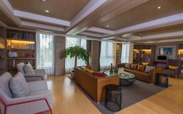Warm Island Resort