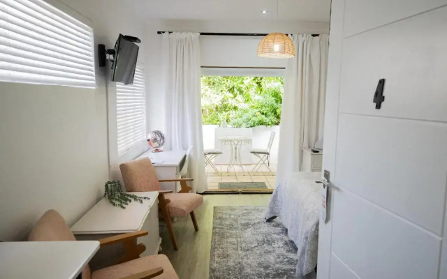 Kelkiewyn Waterkloof Guesthouse