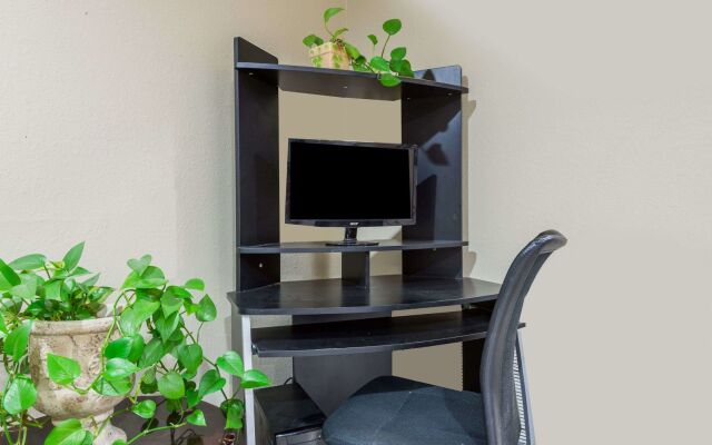 Baymont by Wyndham Iowa Lake Charles