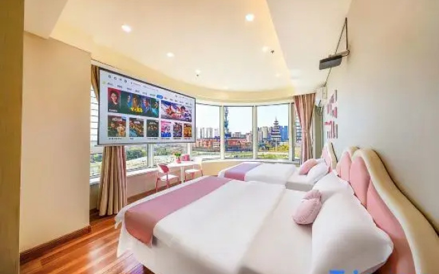 Chengzi · IMAX Audio-Visual Homestay (Shenyang Shenbei University Town Fantawild Adventure)