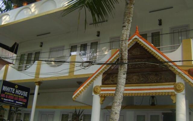 White House Beach Resort