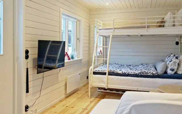 4 Person Holiday Home in Grisslehamn-by Traum