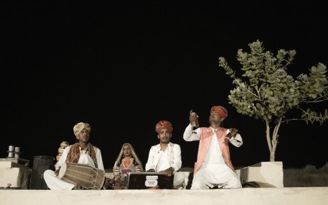 Rajwada Desert Camp by Park Tree