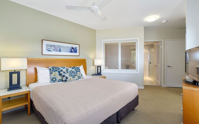 Resort On The Beach 6126-27