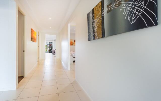 Cairns Beaches Home With Water View