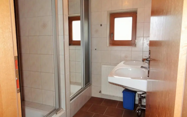 Large Holiday Home With Garden and Balcony in Otztal