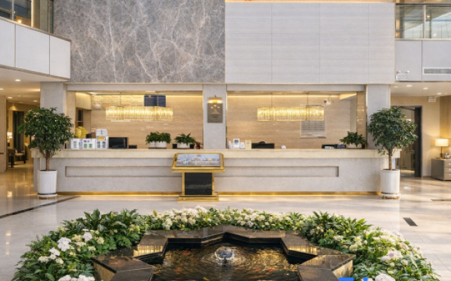 Jiangjing International · Ezzy Urban CultureHub Hotel (Shiquan Hanjiang Ancient City Branch)