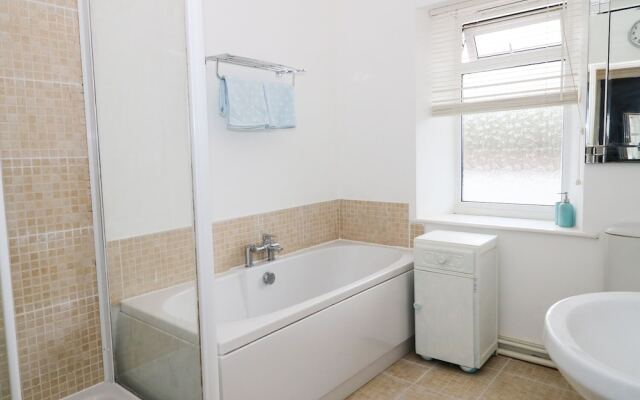 1 West Bank, Wells