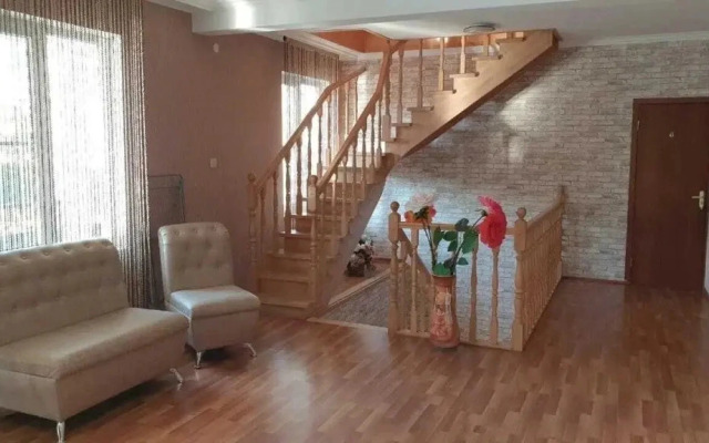 Lora Guest House