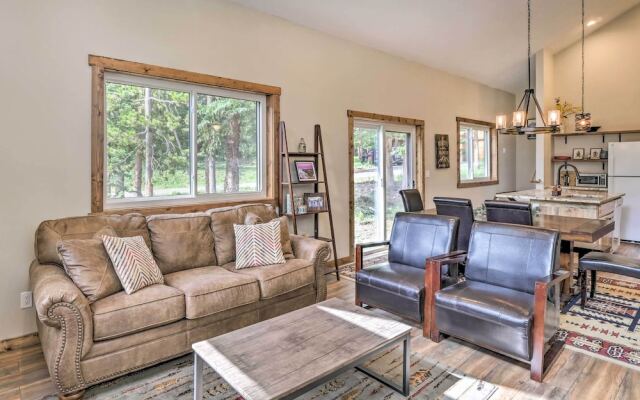 5 Mi to Ski Resort: Mtn-view Breck Home w/ Hot Tub