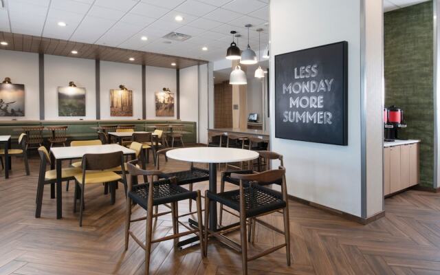 Fairfield Inn and Suites Dallas East