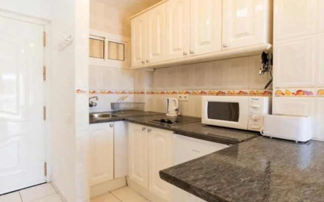 797 Holiday Rentals- Luminoso estudio en Arroyo de la Miel