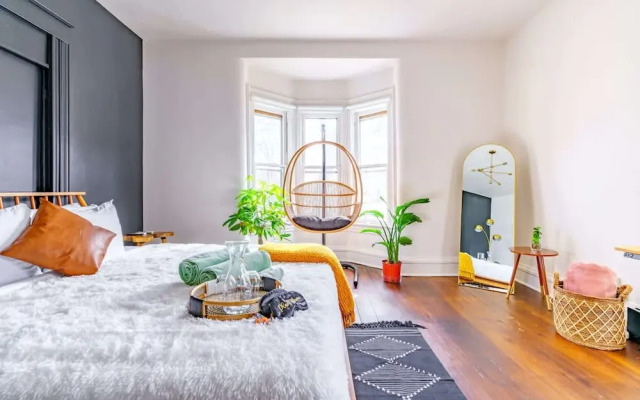 Prime Location Clean Top Rated Free Parking