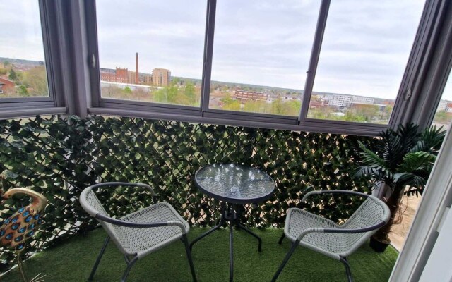 Luxurious two Bedrooms Apartment Slough