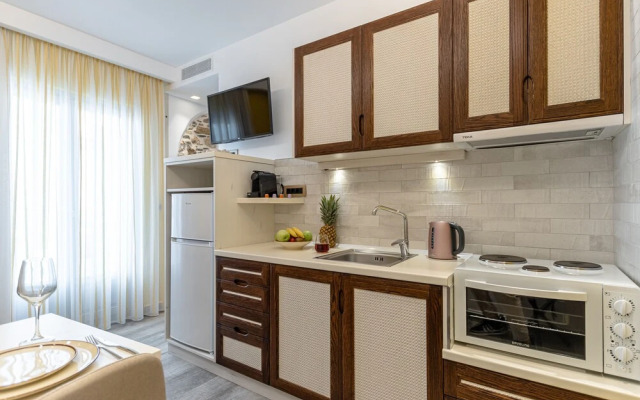 Mariet Naxos Elegant Suites