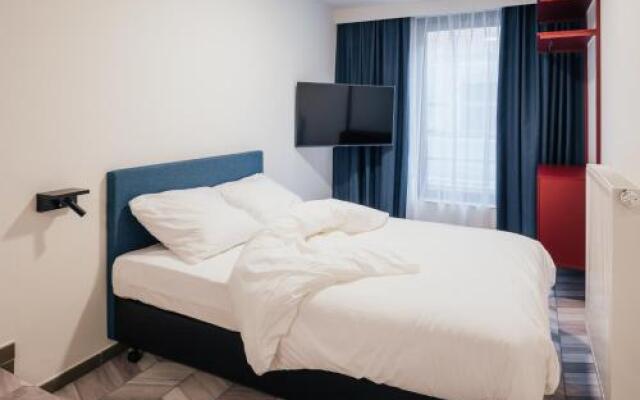 13 O'clock Hostel