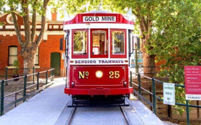 Golden Square Gold Class Guest House, Bendigo