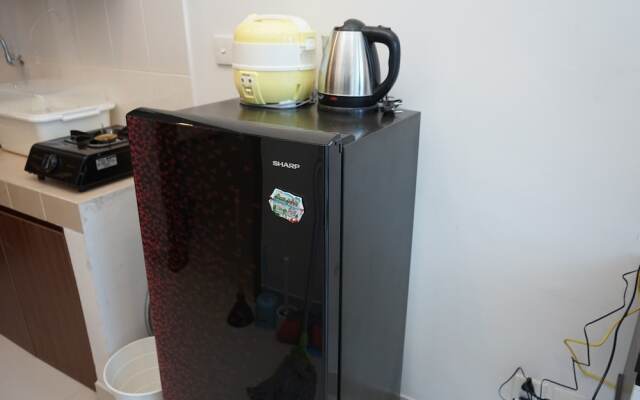 Strategic And Cozy Studio Apartment At Capitol Park Residence