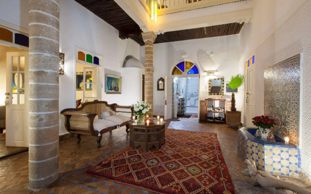 Riad  Emotion