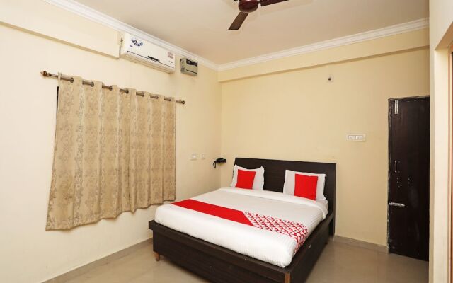 OYO 16821 Hotel Senapati Palace
