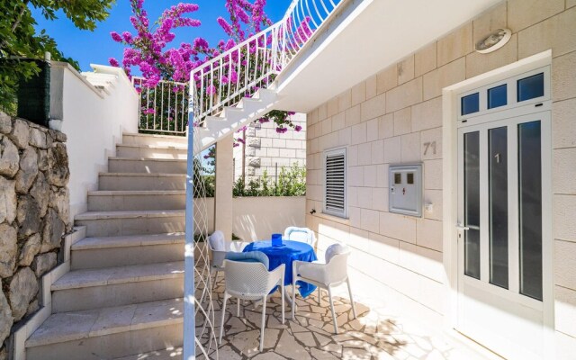 Beautiful Home in Stikovica With Wifi and 2 Bedrooms