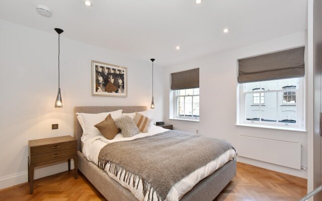Stunning Mayfair 3 Bed 8 Million Air Conditioned