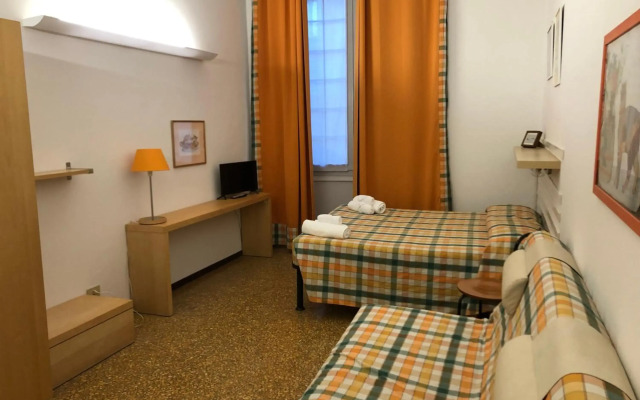 Hotel Cairoli