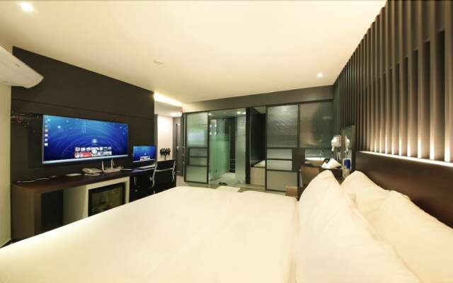 Dream Hotel