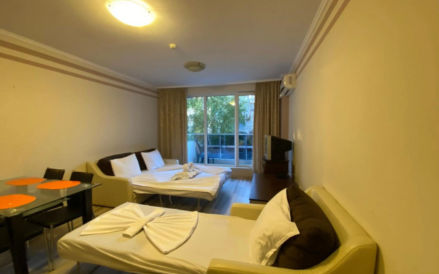 Private Cozy Apartment Admiral Plaza A1