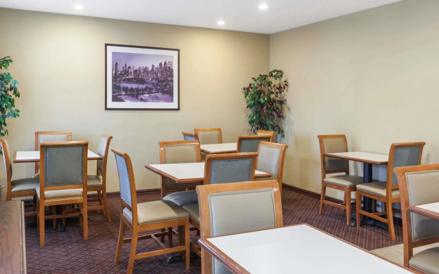 Travelodge Inn & Suites by Wyndham Albany