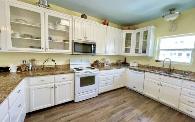 Kay Caye 3 Bedroom Home by Redawning