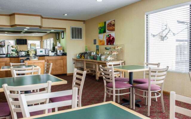 Quality Inn & Suites Indianapolis Northwest