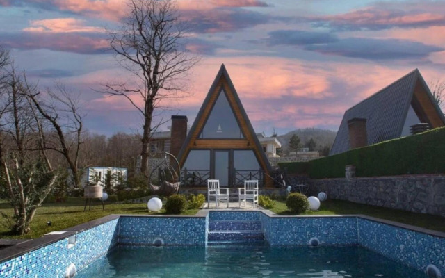 Bungalow With Jacuzzi and Private Pool in Sapanca
