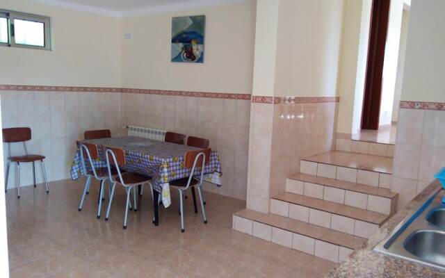 House with 2 Bedrooms in Anadia, with Furnished Terrace - 25 Km From the Beach