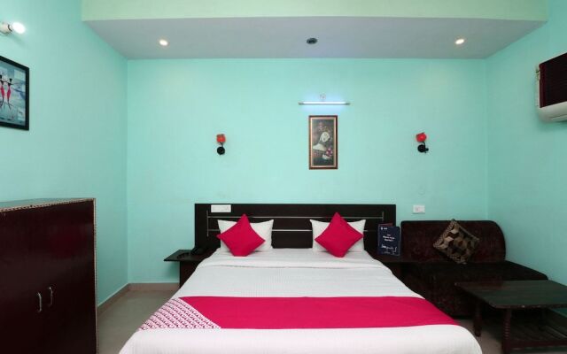 OYO 16905 The Rohtak Hyatt