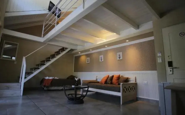 Club House Hotel