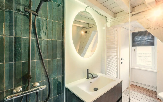 The Hendrik Square Residence