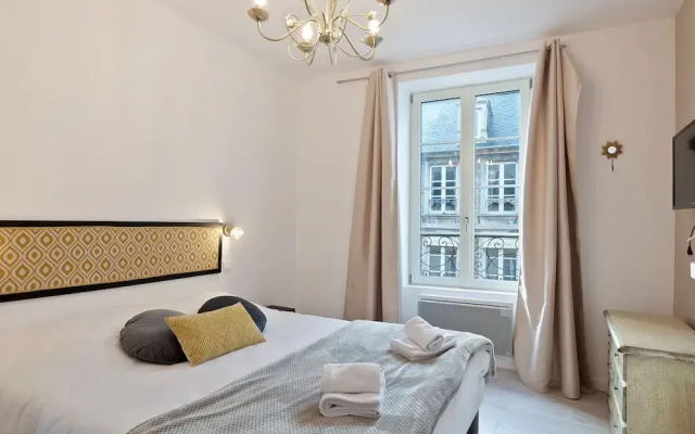 Fascinating Apartment in Bayeux With Communal Terrace/living Room and Kitchen