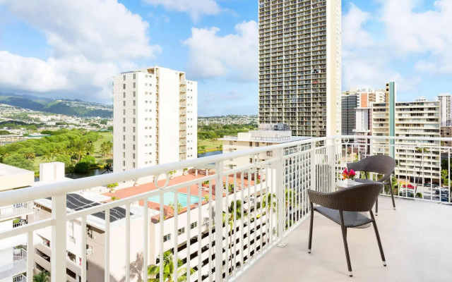 Courtyard by Marriott Waikiki Beach