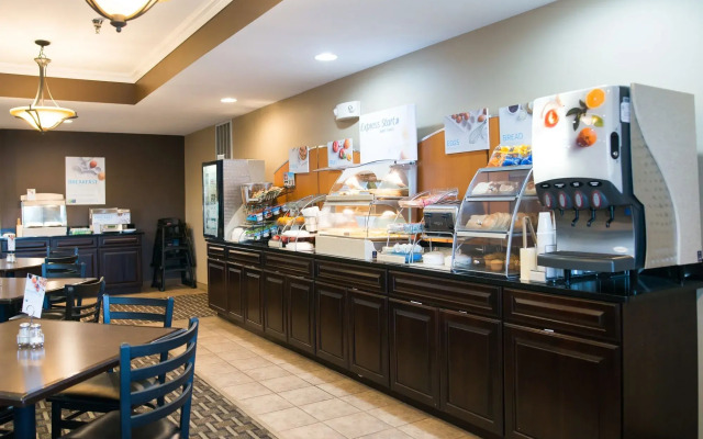 Holiday Inn Express Devils Lake by IHG