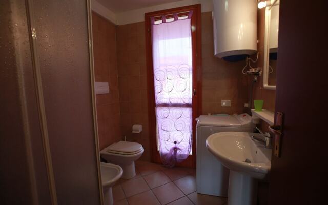 Beautiful Villa With Private Garden and Porch