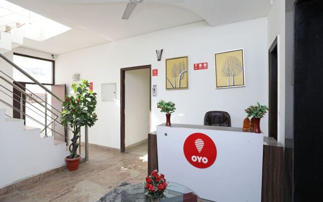 OYO 11872 Heaven Inn