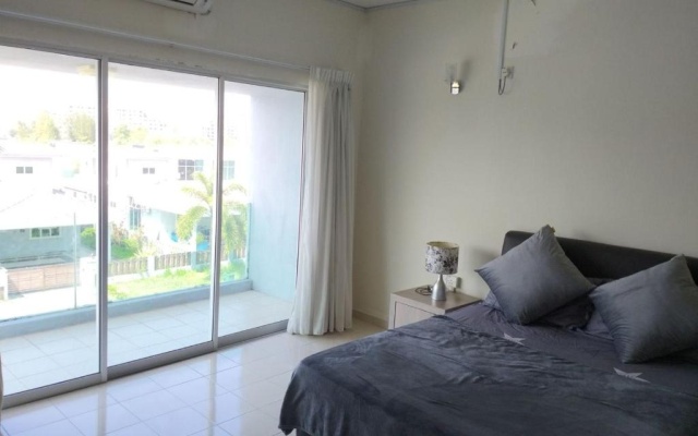 tiara bay marina island lumut 6 bilik inflatable swimming pool homestay bayu laut0136288405 – Guest Rooms – Lumut