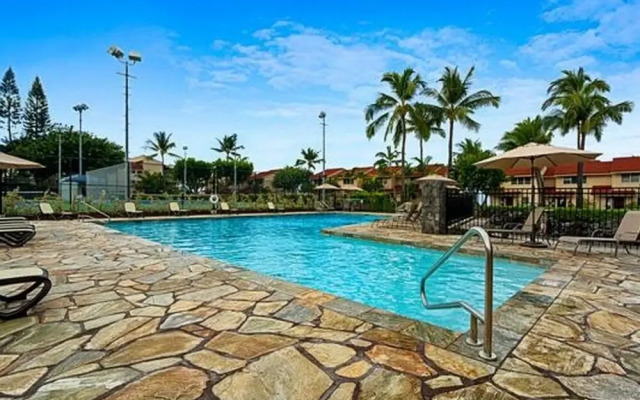 Kona Surf & Racquet Club