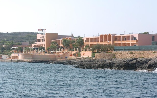 Comino Hotel and Bungalows