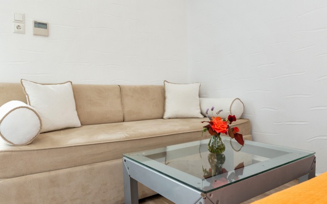 Stratos Studios & Apartments
